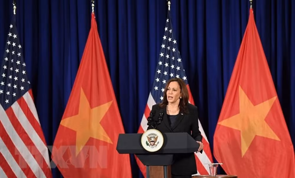Phó Tổng thống Hoa Kỳ Kamala Harris họp báo nhân chuyến thăm Việt Nam -0