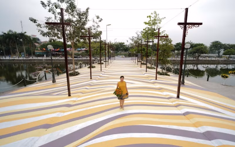 Cung đường “Nhớ mùa thu Hà Nội” trên phố đi bộ Trịnh Công Sơn