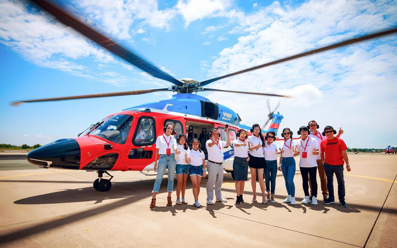 Tour trải nghiệm ngắm Thành phố Hồ Chí Minh từ trên cao bằng trực thăng là sản phẩm mới được yêu thích “Kỳ nghỉ vàng” 30/4 – 1/5: Chỉ báo hồi sinh của du lịch Việt -0