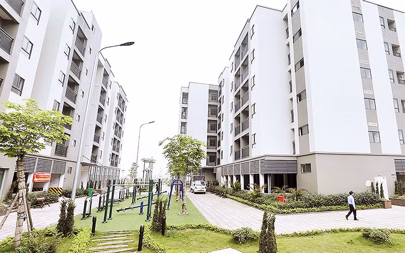 Khuôn viên cây xanh và đường đi lại trong dự án CT-08 Khu đô thị mới Thanh Lâm-Đại Thịnh 2 được xây dựng đồng bộ. (Ảnh Phan Anh Tuấn)