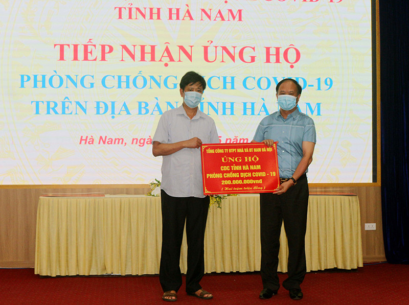 Các doanh nghiệp ủng hộ 3,3 tỷ đồng hỗ trợ tỉnh Hà Nam phòng, chống dịch Covid-19 ảnh 2 Hà Nam: Các doanh nghiệp ủng hộ 3,3 tỷ đồng công tác phòng, chống dịch Covid-19 -0