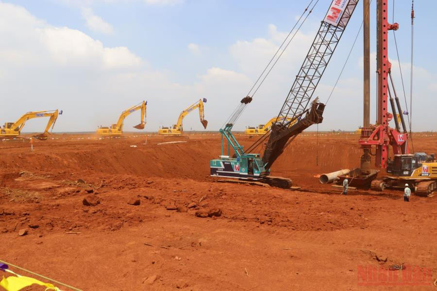 Thi công cọc khoan nhồi móng nhà ga hành khách sân bay Long Thành. Khởi công gói thầu cọc nhà ga hành khách sân bay Long Thành -0