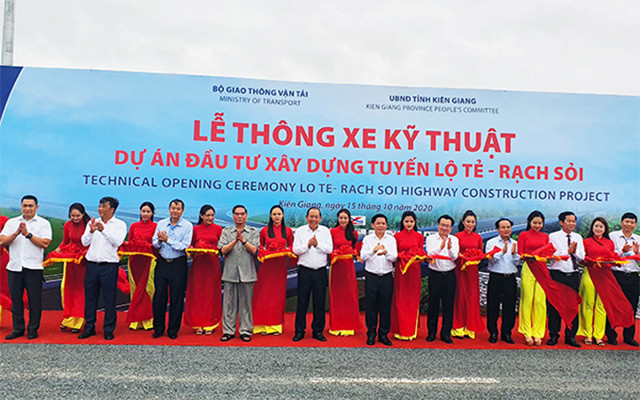 Cắt băng thông xe kỹ thuật dự án xây dựng tuyến Lộ Tẻ - Rạch Sỏi. Thông xe kỹ thuật tuyến đường Lộ Tẻ - Rạch Sỏi -0