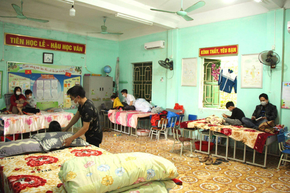 Cuộc sống trong khu cách ly tại Trường Tiểu học Lai Cách. Những câu chuyện đặc biệt bên trong khu cách ly -0