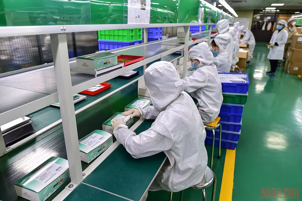 Cận cảnh quy trình sản xuất kit Test nhanh kháng nguyên SARS-CoV-2 “Made in Viet Nam” -0