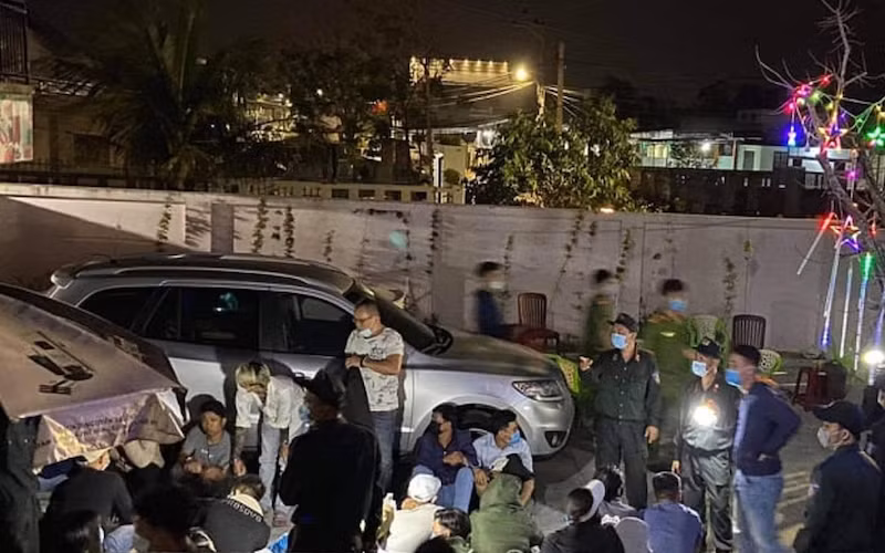 Hiện trường vụ đánh xóc đĩa.