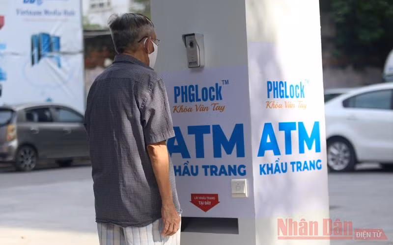 Trao tặng hơn 170 nghìn khẩu trang y tế, chung tay đẩy lùi đại dịch -1