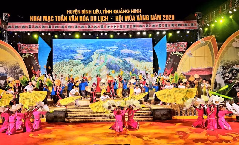 Chương trình nghệ thuật khai mạc Tuần Văn hóa, du lịch huyện Bình Liêu năm 2020.