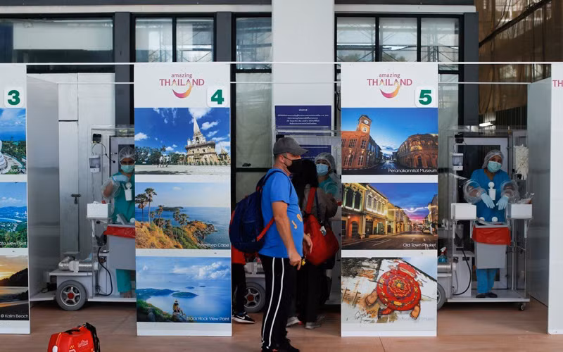 Thái Lan sẽ bỏ quy định cách ly bắt buộc và tuyến du lịch khép kín (Ảnh: REUTERS)