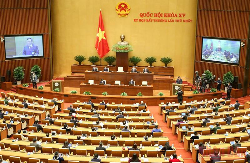 Chủ tịch Quốc hội Vương Đình Huệ phát biểu khai mạc phiên họp.