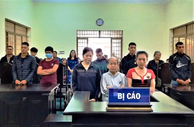 Các bị cáo tại phiên tòa.