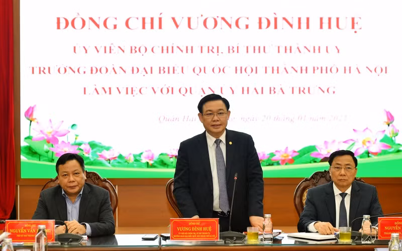 Đồng chí Vương Đình Huệ, Ủy viên Bộ Chính trị, Bí thư Thành ủy phát biểu ý kiến tại buổi làm việc.