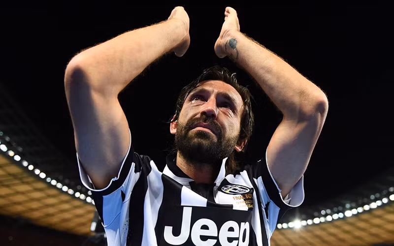 Andrea Pirlo, huyền thoại của Juventus nay trở thành HLV trưởng.