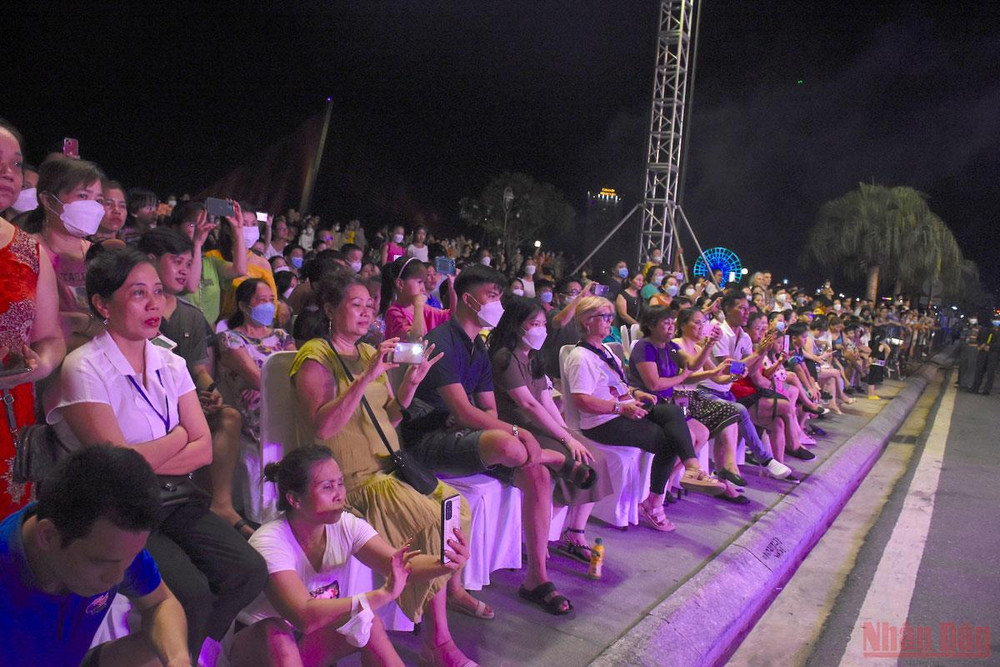 Sự kiện thu hút đông đảo người dân, du khách cùng trải nghiệm. Sôi động Carnival đường phố “Take me to the Sun” tại Đà Nẵng -0