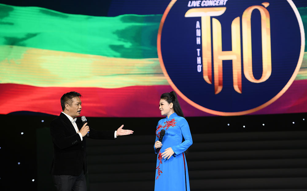 Ca sĩ Anh Thơ và MC Nguyễn Hữu Chiến Thắng. Liveshow “Thơ”: Định vị dòng nhạc dân gian -0
