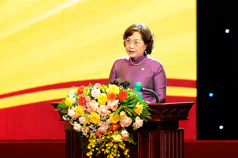 Đồng chí Nguyễn Thị Hồng, Ủy viên Trung ương Đảng, Thống đốc Ngân hàng Nhà nước Việt Nam đọc diễn văn tại lễ kỷ niệm. Ảnh: ĐĂNG KHOA Tổng Bí thư Nguyễn Phú Trọng dự kỷ niệm 70 năm Ngày thành lập Ngân hàng Việt Nam -0