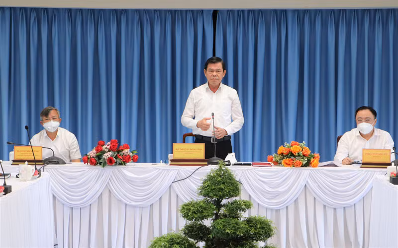 Đồng chí Nguyễn Hồng Lĩnh phát biểu tại buổi họp Ban Chỉ đạo phòng, chống dịch Covid-19 tỉnh Đồng Nai.