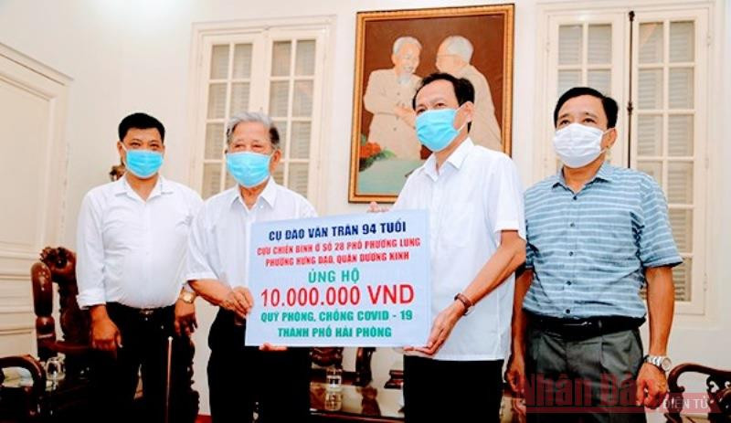 Tiếp nhận ủng hộ của Cựu chiến binh Đào Văn Trân. Hải Phòng tiếp nhận hơn 1,1 tỷ đồng kinh phí ủng hộ phòng, chống Covid-19 -0