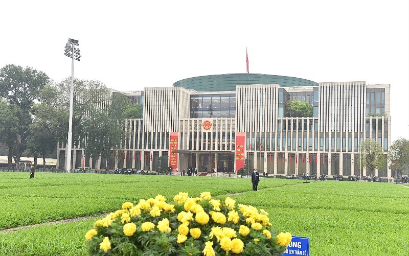 Nhà Quốc hội, nơi khai mạc Kỳ họp thứ 11, Quốc hội khóa XIV. (Ảnh: TRẦN HẢI) Đại biểu Quốc hội dự kỳ họp thứ 11 vào Lăng viếng Chủ tịch Hồ Chí Minh -0