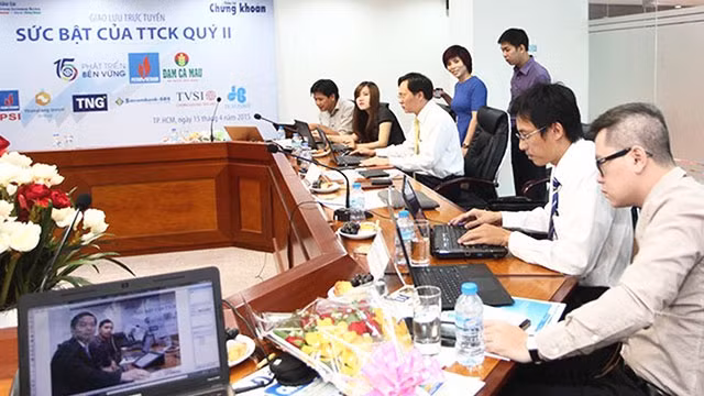 UBCKNN tổ chức họp trực tuyến. Ảnh: NAM ANH