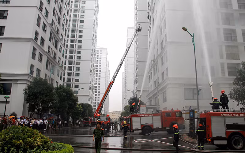 Diễn tập phòng cháy, chữa cháy tại Khu đô thị Vinhomes Times City (quận Hai Bà Trưng, TP Hà Nội).