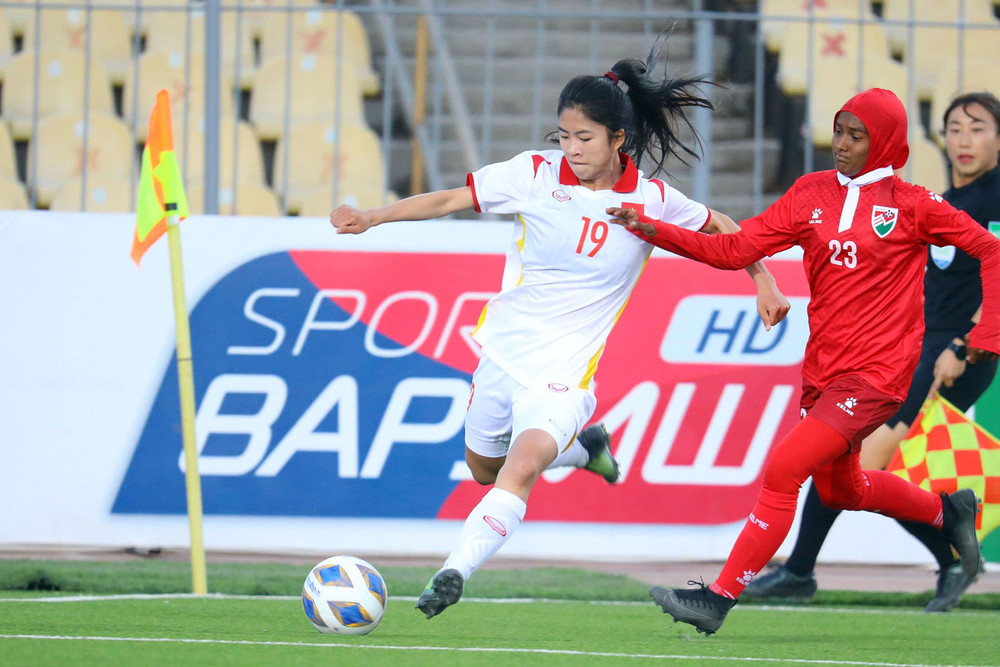 Thanh Nhã (19) ghi bàn mở tỷ số cho đội tuyển nữ Việt Nam. (Ảnh: AFC) Đội tuyển nữ Việt Nam thắng 16-0 Maldives trong ngày ra quân -0