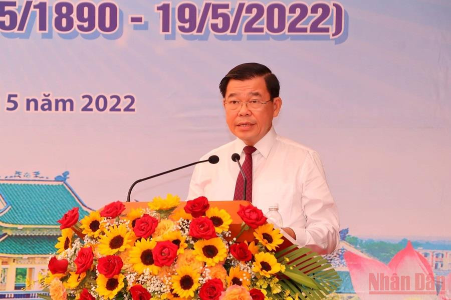 Đồng chí Nguyễn Hồng Lĩnh đọc diễn văn tại buổi lễ. Đồng Nai báo công dâng Bác -0