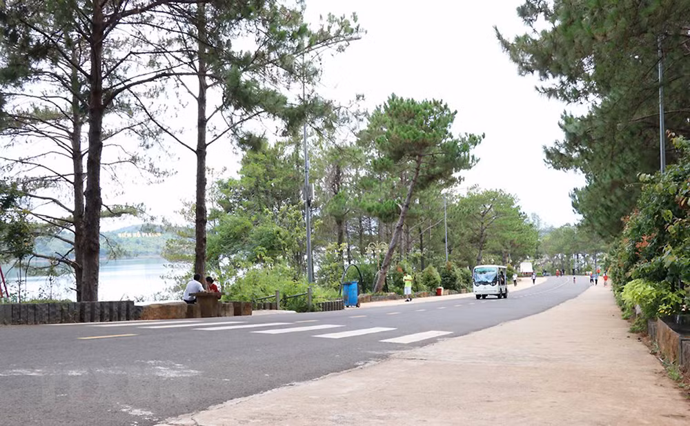 Khám phá Biển Hồ - điểm nhấn của du lịch Gia Lai -0