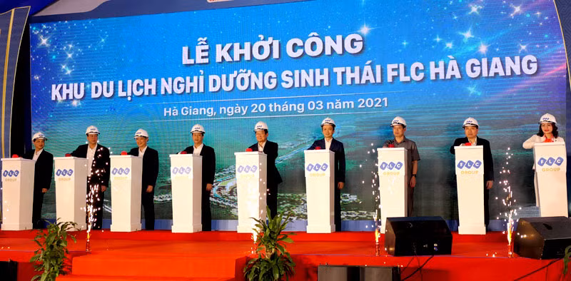 Nguyên Chủ tịch nước Trương Tấn Sang và các lãnh đạo tỉnh Hà Giang, Tập đoàn FLC ấn nút khởi công dự án.