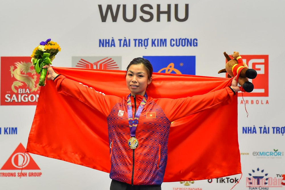 Wushu: Hoàng Thị Phương Giang giành Huy chương Vàng nội dung trường quyền nữ. SEA Games 31 ngày 15/5: Phạm Tiến Sản giành Huy chương Vàng lịch sử cho Duathlon -0