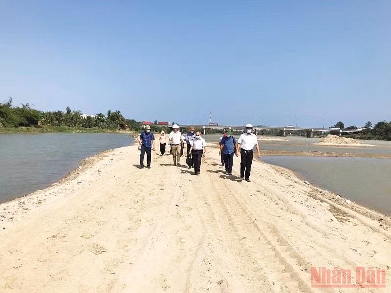 Ninh Thuận chấn chỉnh hoạt động khai thác cát trên sông Dinh -0