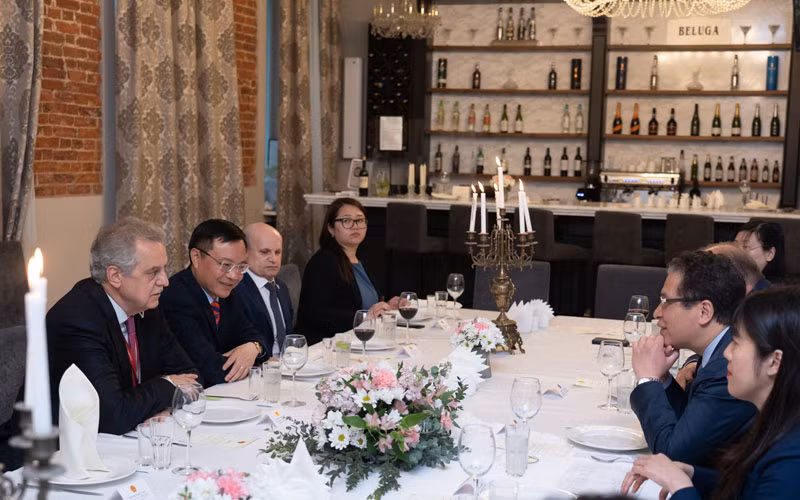 Mong chờ công trình tượng Bác ở Saint Petersburg -0