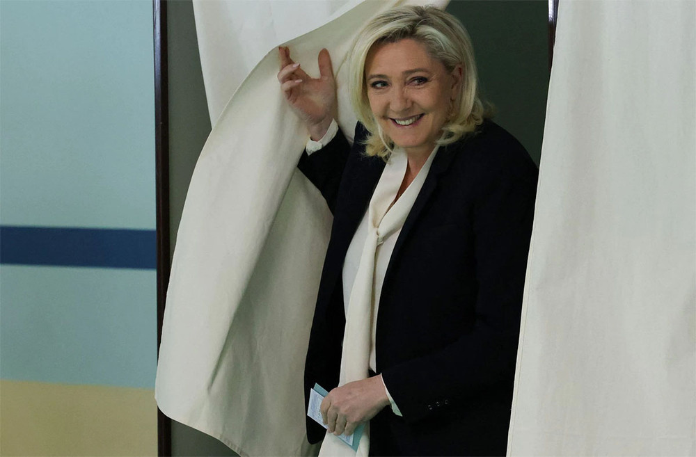 Theo đội ngũ tranh cử của ứng viên này, trong trường hợp thắng cử, bà Marine Le Pen sẽ tổ chức một đoàn diễu hành trên nhiều tuyến phố và quảng trường lớn ở thủ đô Paris, gồm quảng trường Concorde và quảng trường Cộng hòa. (Ảnh: Reuters) Pháp -0