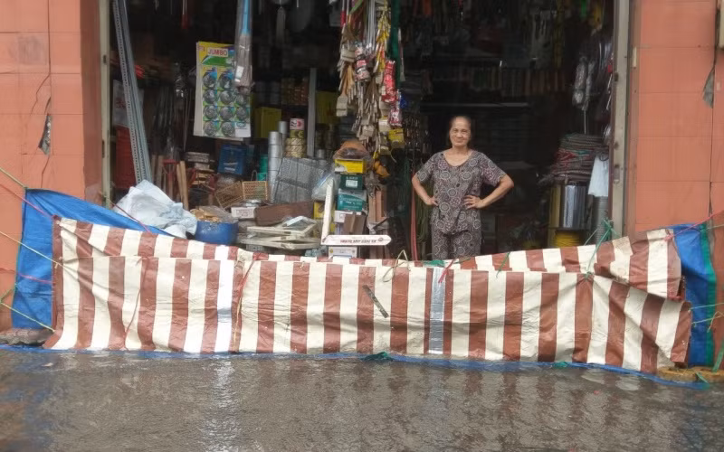 Mưa lớn, nhiều tuyến đường ở TP Hồ Chí Minh ngập như sông -0