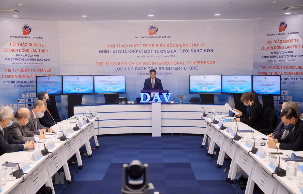 Thứ trưởng Ngoại giao Việt Nam Phạm Quang Hiệu phát biểu tại hội thảo. (Ảnh: Lâm Khánh/TTXVN)