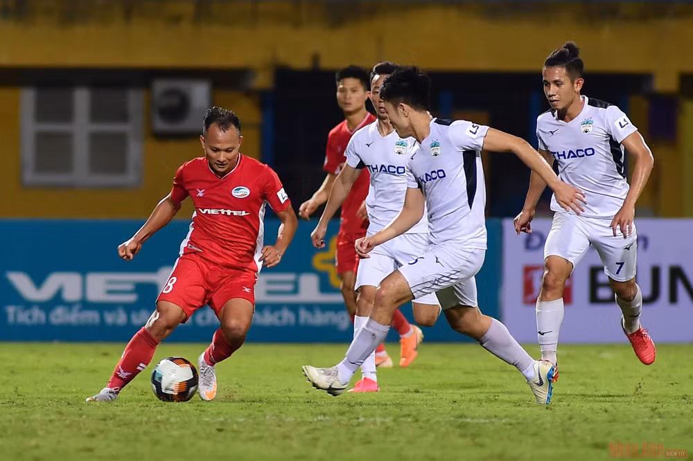 Viettel vươn lên dẫn đầu bảng xếp hạng tạm thời sau vòng 3. (Ảnh: TRẦN HẢI)