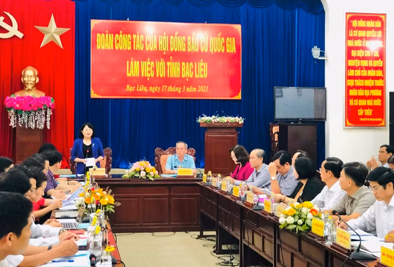 Quang cảnh buổi làm việc.