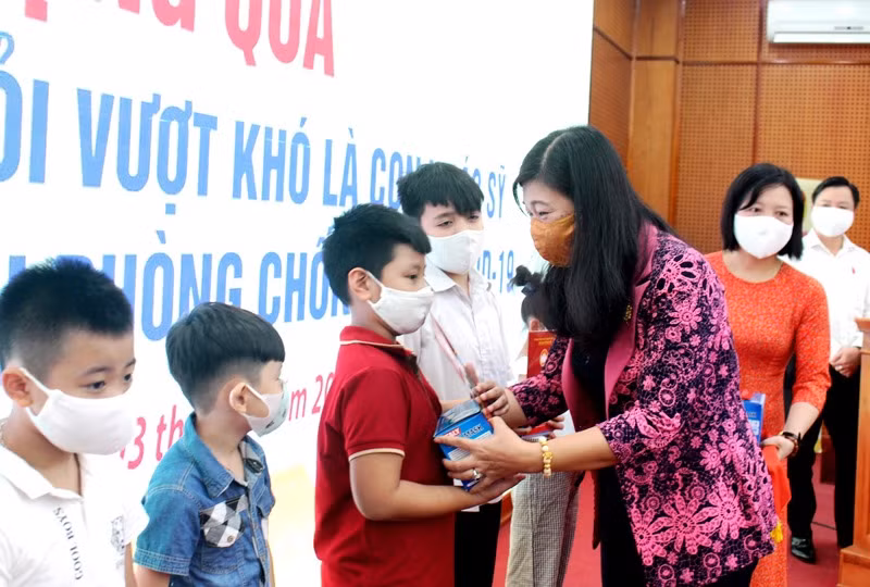 Phát động chương trình “Nhân dân Thủ đô đeo khẩu trang, phòng, chống dịch bệnh” -0