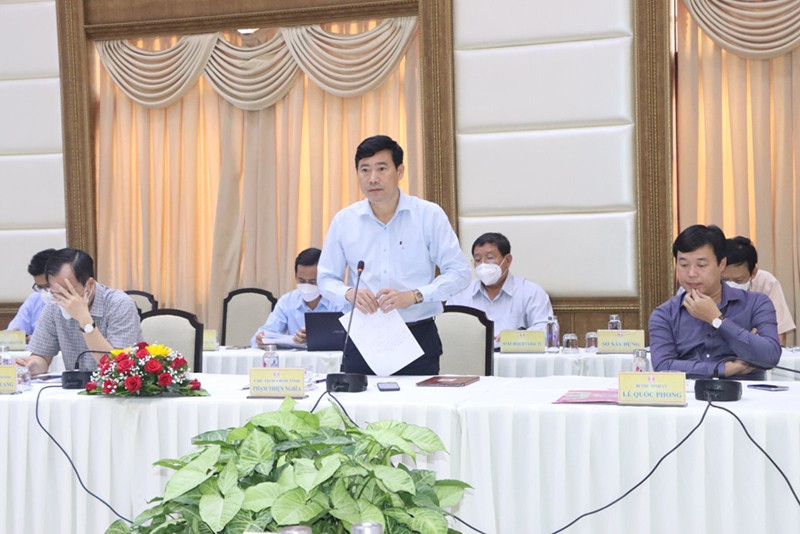 Chủ tịch Ủy ban nhân dân tỉnh Đồng Tháp Phạm Thiện Nghĩa phát biểu tại buổi báo cáo. NovaGroup đóng góp ý tưởng phát triển kinh tế cho khu vực biên giới của Đồng Tháp -0