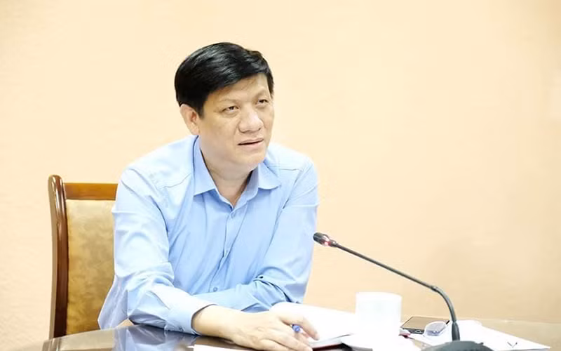 Quyền Bộ trưởng Y tế Nguyễn Thanh Long chủ trì cuộc họp.