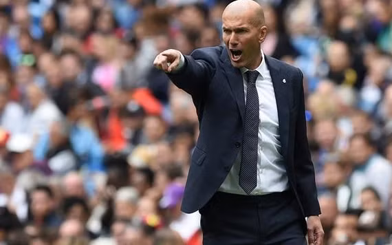 Zidane chuẩn bị có chức vô địch La Liga thứ hai cùng Real trong bốn mùa bóng. (Ảnh: Getty Images)