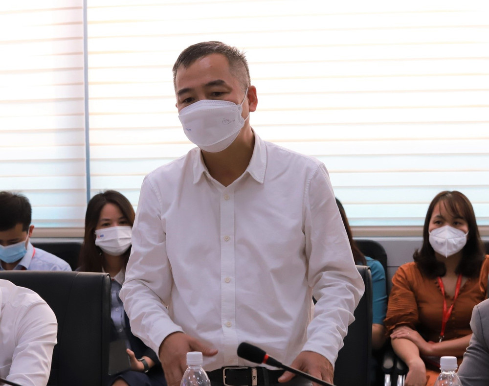 PGS, TS Nguyễn Lân Hiếu gửi lời cảm ơn đến Ban lãnh đạo và tập thể cán bộ nhân viên MB vì sự hỗ trợ kịp thời từ phía MB. MB ủng hộ 5 tỷ đồng cho Bệnh viện điều trị người bệnh Covid-19 -0
