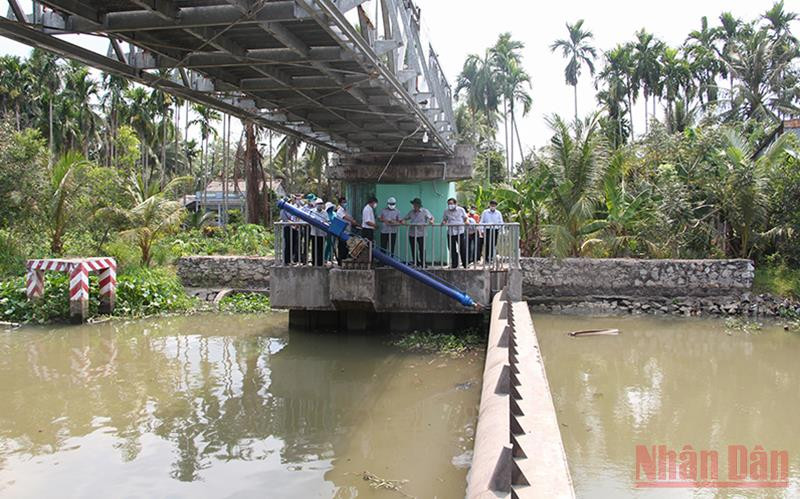Cống ngăn mặn ở xã Tân Tiến, thành phố Vị Thanh.