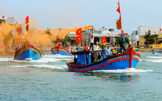 Lễ hội mở cửa biển, ra khơi đầu năm của ngư dân Sa Huỳnh (Quảng Ngãi). Ảnh: Minh Hoàng