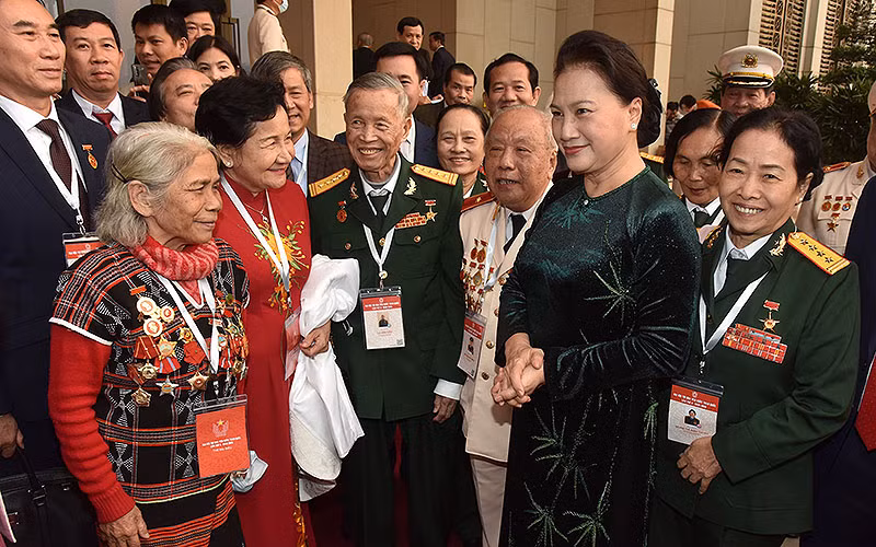 Chủ tịch Quốc hội Nguyễn Thị Kim Ngân gặp mặt các Anh hùng và Chiến sĩ thi đua toàn quốc -0
