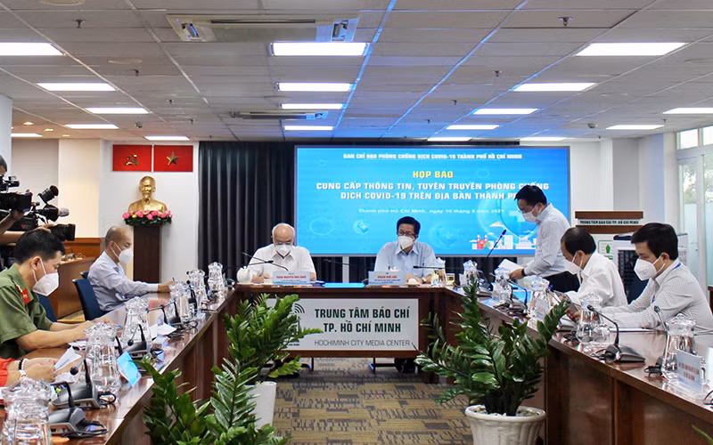 Toàn cảnh buổi họp báo.