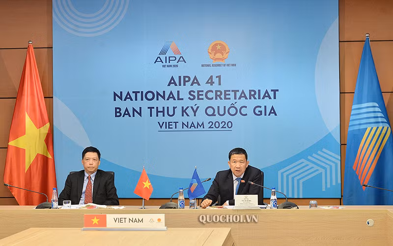 Phó Chủ nhiệm Ủy ban Đối ngoại, Trưởng Ban Thư ký Quốc gia AIPA 41 Vũ Hải Hà phát biểu tại phiên họp.