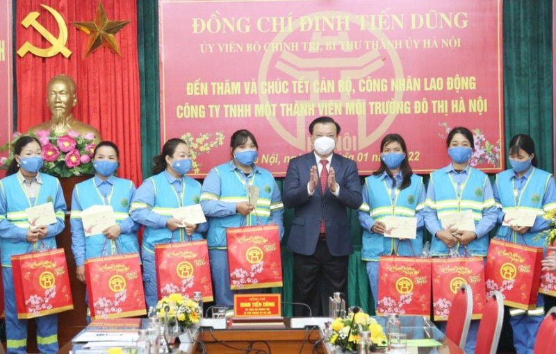 Đồng chí Đinh Tiến Dũng chúc Tết người lao động Công ty URENCO. Chăm lo thật tốt đời sống người lao động dịp Tết Nguyên đán -0