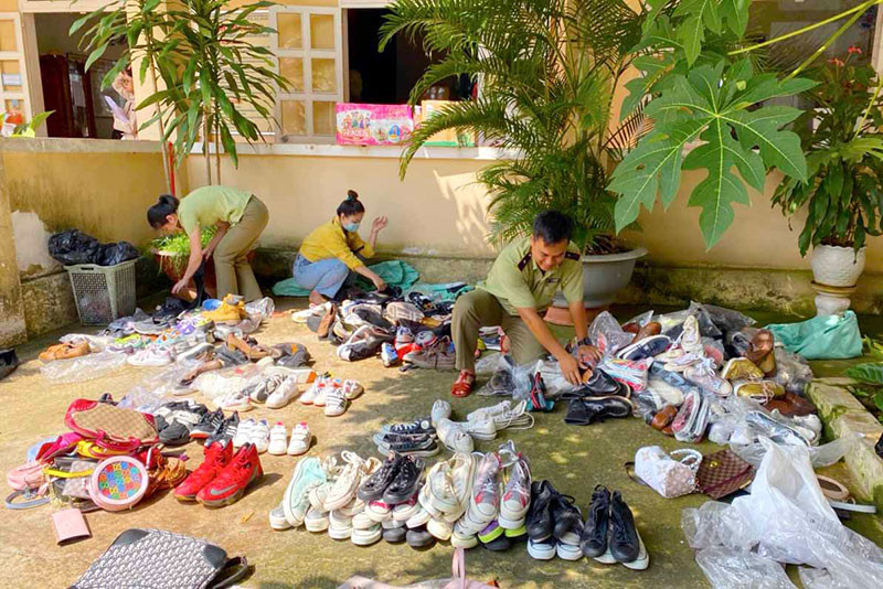 Bắt giữ lô hàng không rõ nguồn gốc, xuất xứ ngày 29-7. Liên tiếp phát hiện, bắt giữ nhiều vụ hàng giả, hàng nhái tại Gia Lai -0