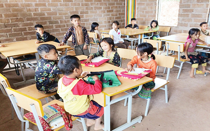 Điểm trường ở Chung Chải (Mường Nhé, Điện Biên) sau khi dự án Ánh sáng núi rừng triển khai. Nâng cánh ước mơ cùng Trung nuôi em -0